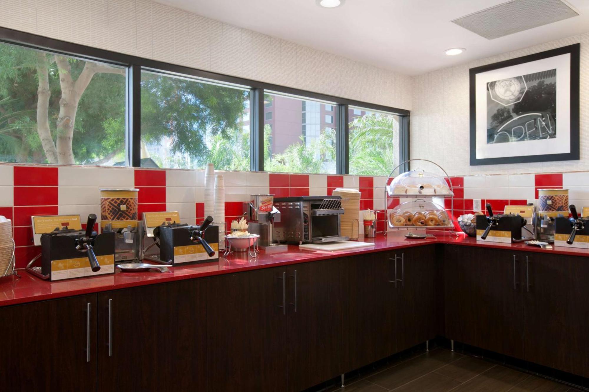 Hampton Inn & Suites Anaheim Garden Grove Exteriör bild